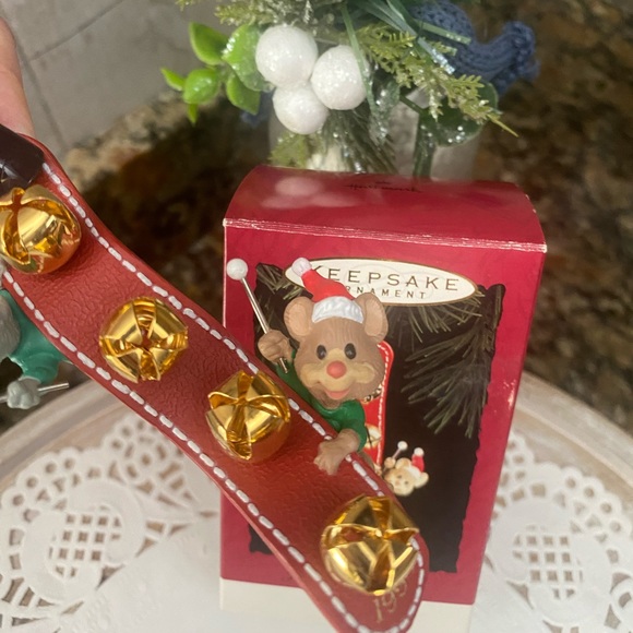 🎄 HALLMARK “JINGLE BELL BAND” KEEPSAKE ORNAMENT. DATED 1994. RARE & RETIRED. - Picture 3 of 8